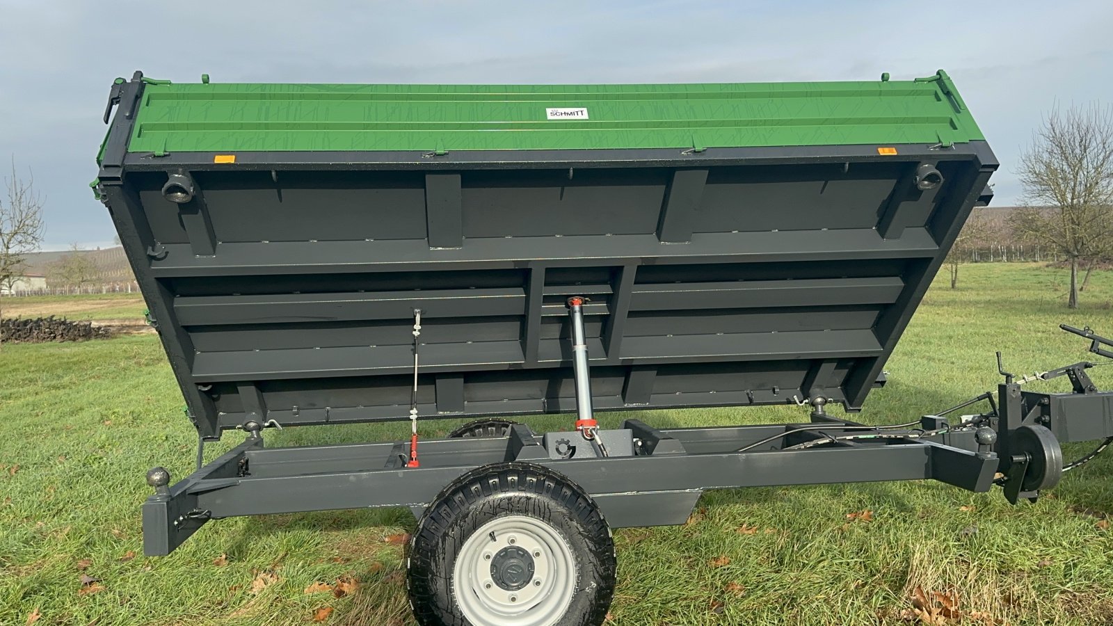 Einachskipper des Typs Schmitt Sommerach Essenza 4,5 T, Neumaschine in Sommerach (Bild 2)