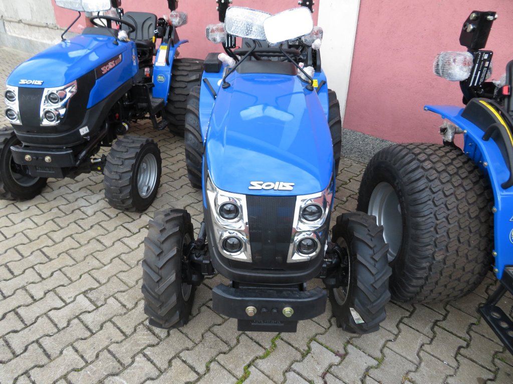 Kommunaltraktor des Typs Solis 20, Neumaschine in Sommerach (Bild 5)