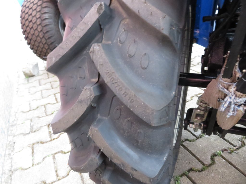 Kommunaltraktor des Typs Solis 20, Neumaschine in Sommerach (Bild 10)