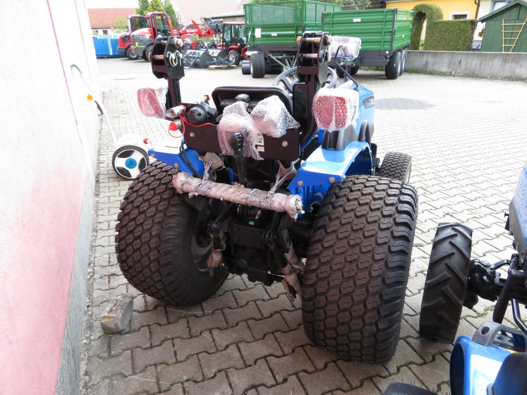Kommunaltraktor des Typs Solis 20, Neumaschine in Sommerach (Bild 13)