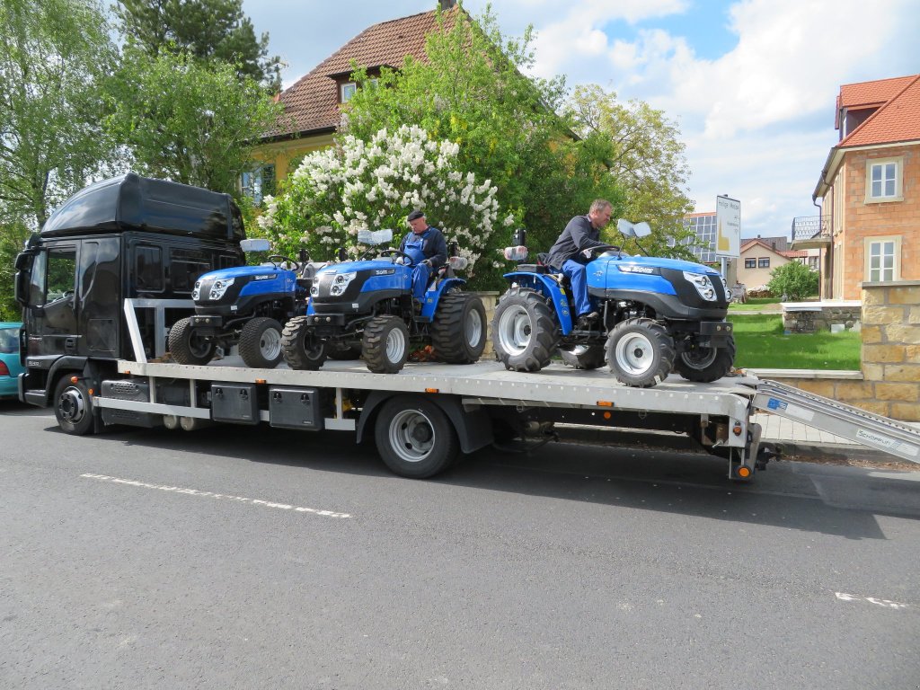 Kommunaltraktor des Typs Solis 20, Neumaschine in Sommerach (Bild 9)
