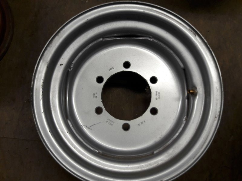 Rad des Typs Sonstige 9.00x18 ET0 Felge,  in Chur (Bild 1)