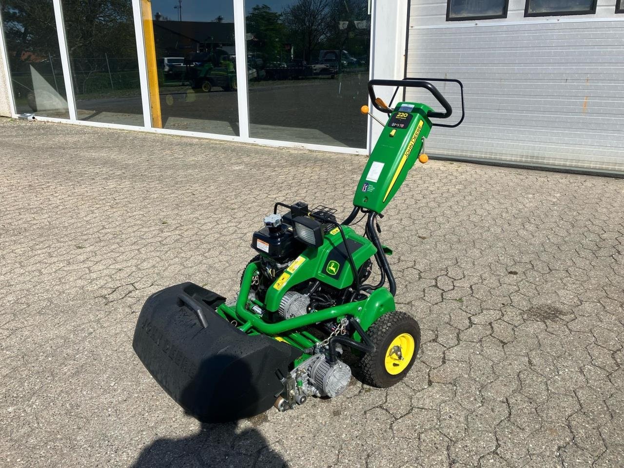 Sonstige Gartentechnik & Kommunaltechnik des Typs John Deere 220 E-CUT WALK GM GO, Gebrauchtmaschine in Trige (Bild 2)