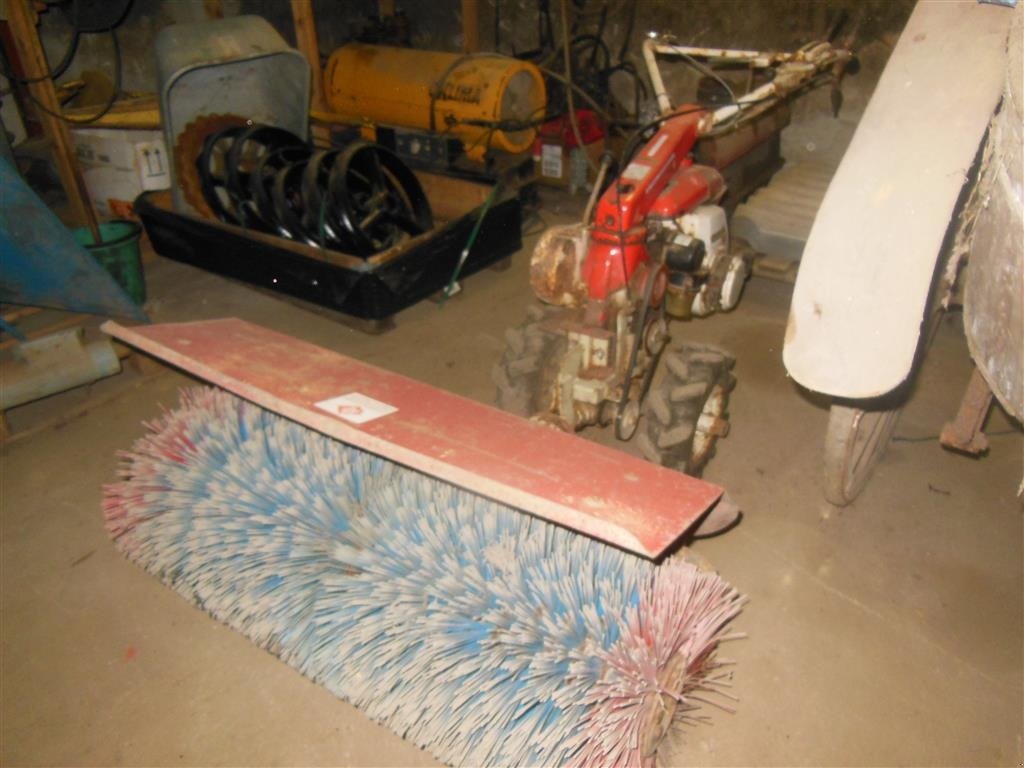 Geräteträger des Typs Iseki KF522 med kost, Gebrauchtmaschine in Egtved (Bild 2)