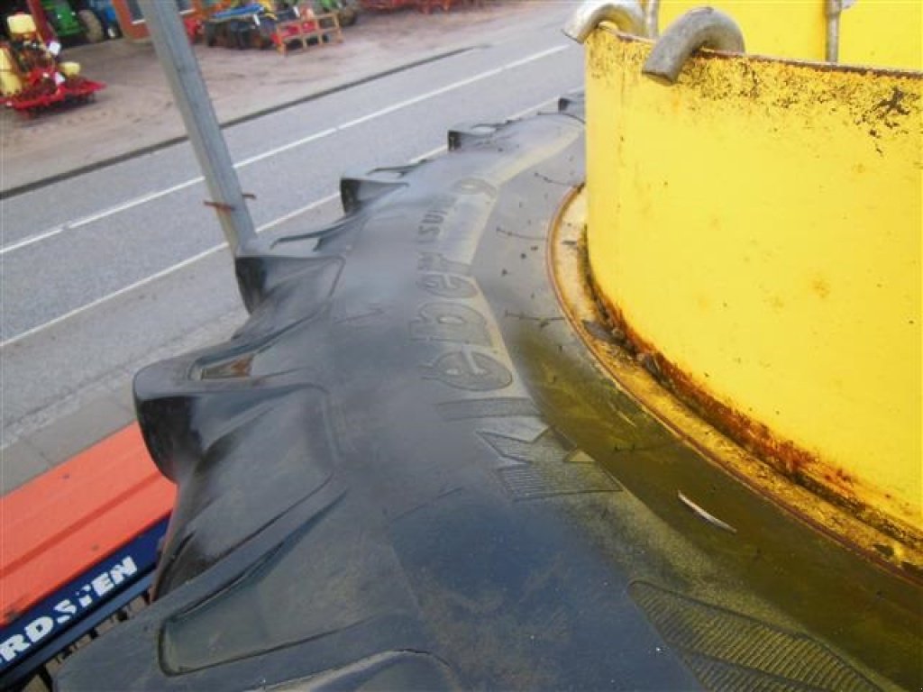 Reifen des Typs Kleber 18,4x38 med låse, Gebrauchtmaschine in Egtved (Bild 4)