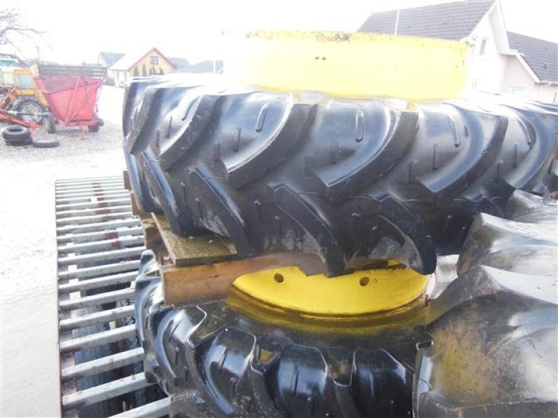 Reifen des Typs Kleber 18,4x38 med låse, Gebrauchtmaschine in Egtved (Bild 1)