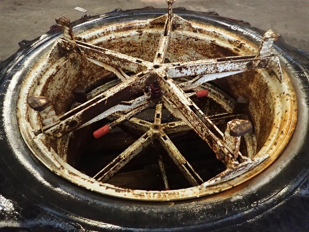 Reifen des Typs GoodYear 13.6/12 - 38 5 armet, Gebrauchtmaschine in Egtved (Bild 3)