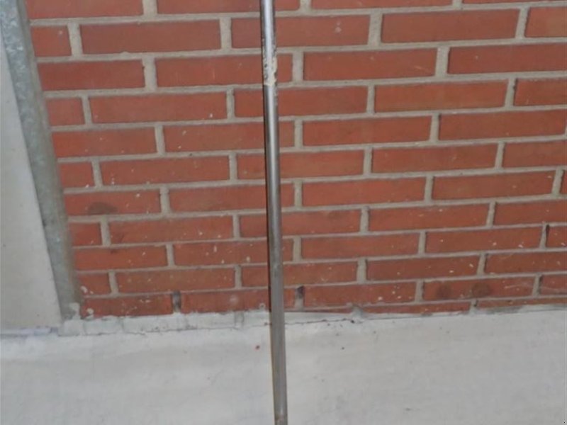 Aufstallung des Typs Sonstige 48 stk. 1/2" 1 meter rustfri vandrør med ventil, Gebrauchtmaschine in Egtved (Bild 1)
