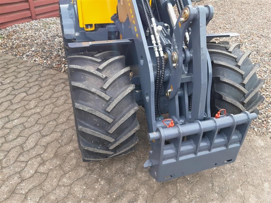 Kompaktlader des Typs Eurotrac W12S med førerhus, skovl og gafler, Gebrauchtmaschine in Rødekro (Bild 4)