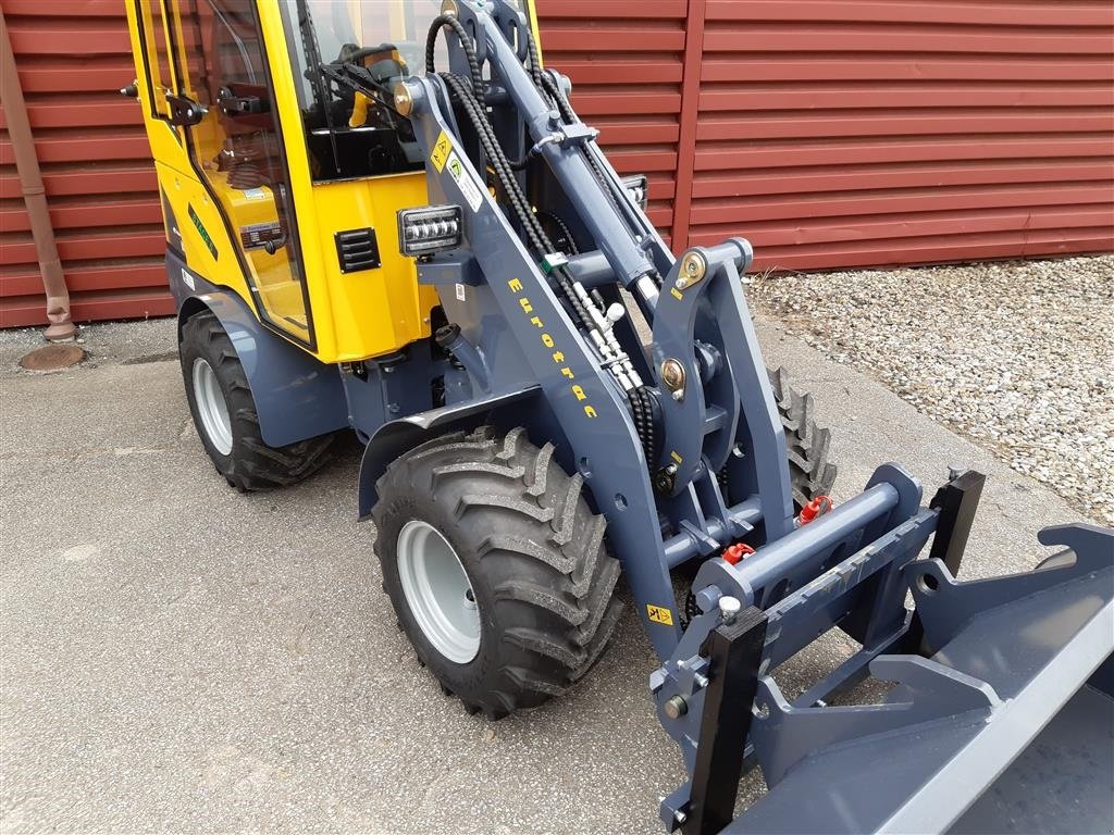 Kompaktlader des Typs Eurotrac W11 w11 lang arm  førehus, Gebrauchtmaschine in Rødekro (Bild 9)