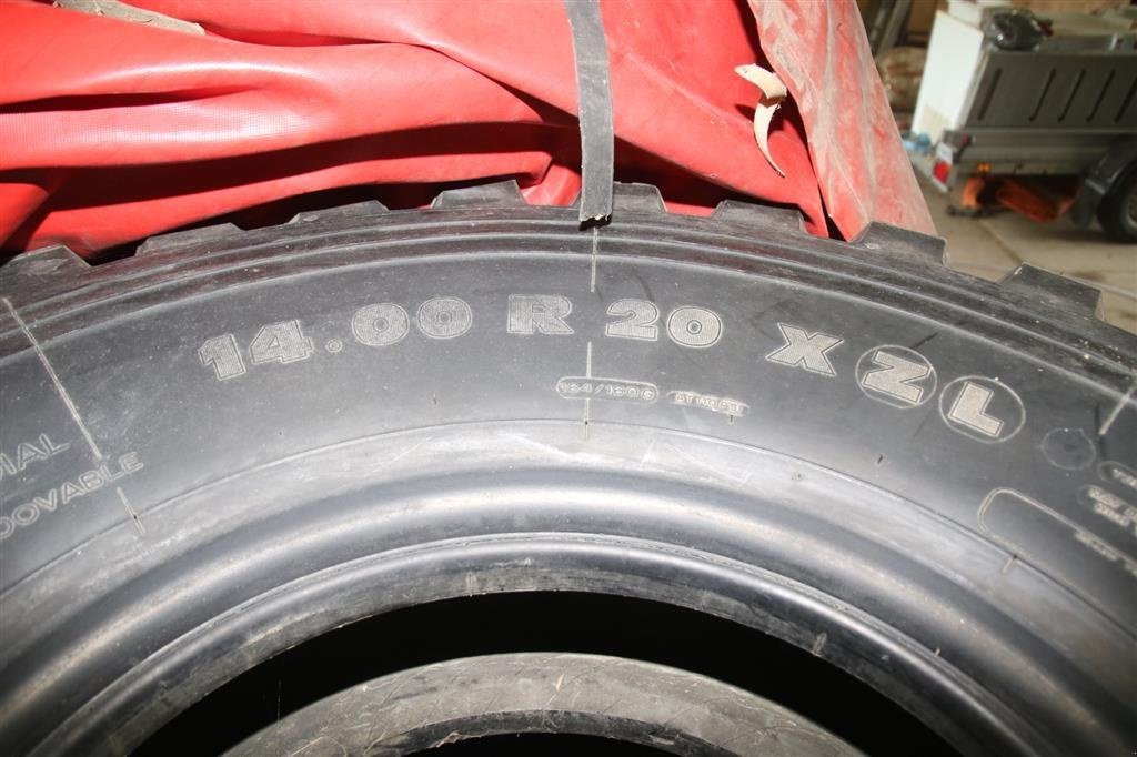 Reifen des Typs Michelin Nye 14.00 Rx 20 XZL, Gebrauchtmaschine in Høng (Bild 3)
