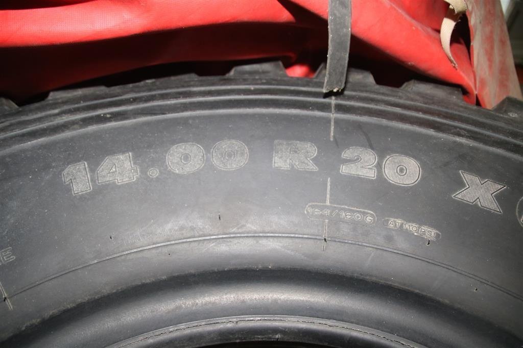 Reifen des Typs Michelin Nye 14.00 Rx 20 XZL, Gebrauchtmaschine in Høng (Bild 5)