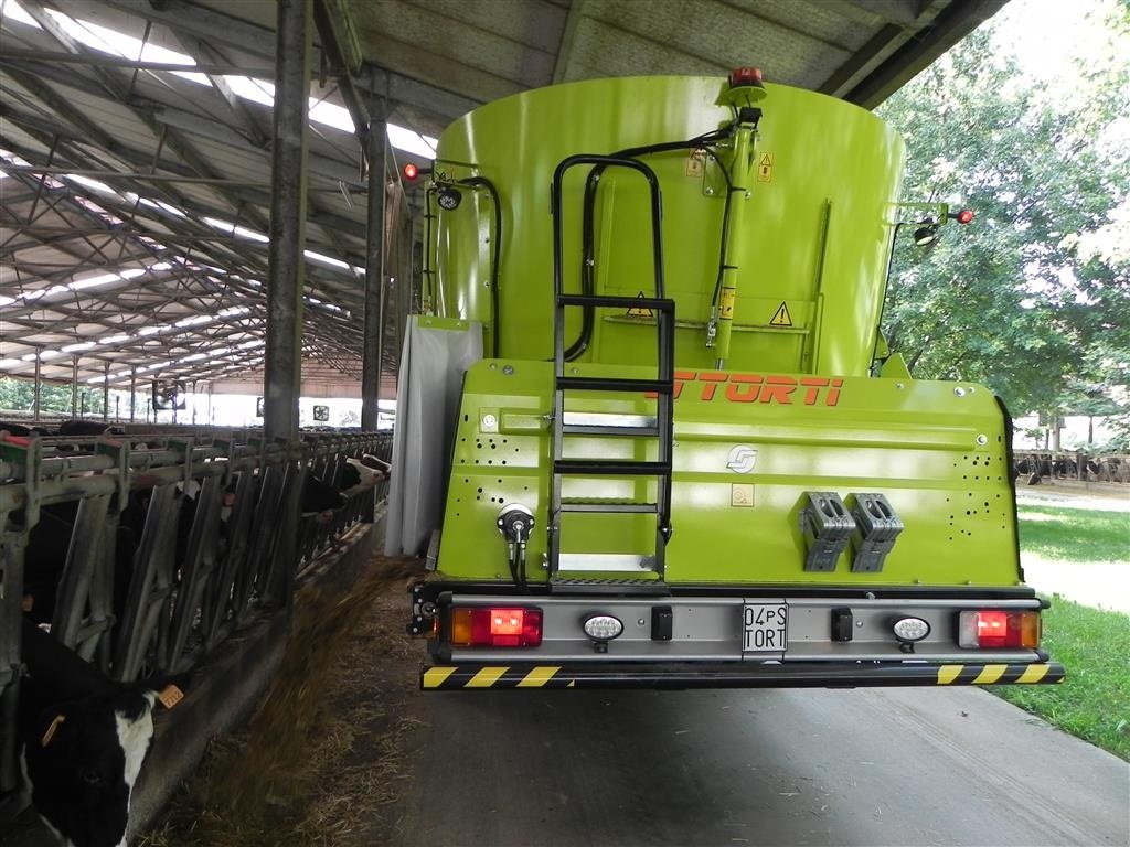 Futterverteilwagen des Typs Storti Dobermann  selvkørende 22" AS, Gebrauchtmaschine in Randers Sv (Bild 3)
