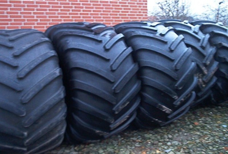 Rad des Typs Michelin 1050-32 til alle mejetærskere, Gebrauchtmaschine in Hjortshøj (Bild 4)