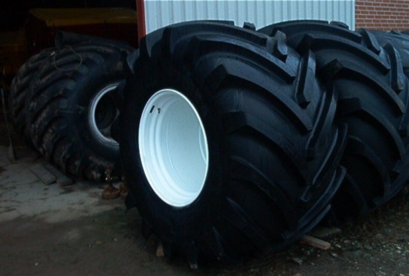 Rad des Typs Michelin 1050-32 til alle mejetærskere, Gebrauchtmaschine in Hjortshøj (Bild 3)