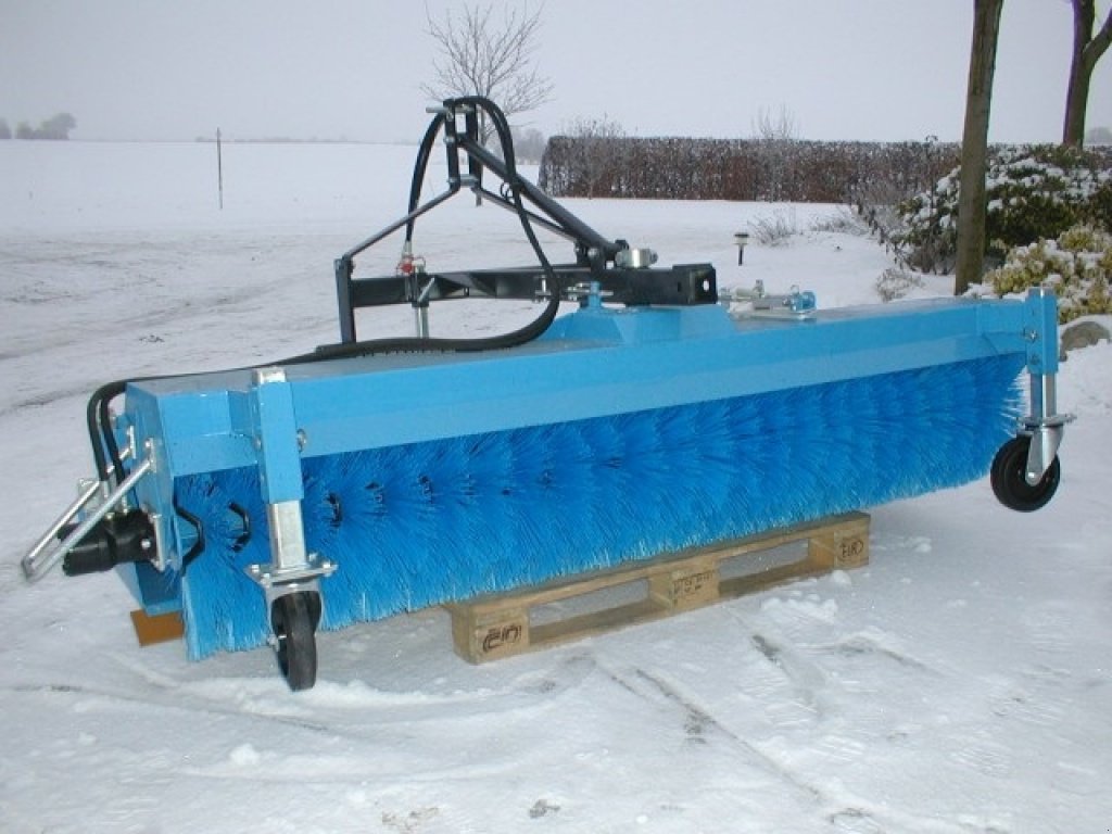 Anbaukehrmaschine des Typs Saphir FKM 231, Gebrauchtmaschine in Haderslev (Bild 1)