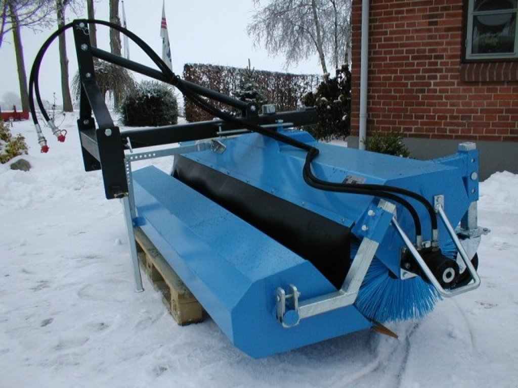 Anbaukehrmaschine des Typs Saphir FKM 231, Gebrauchtmaschine in Haderslev (Bild 3)