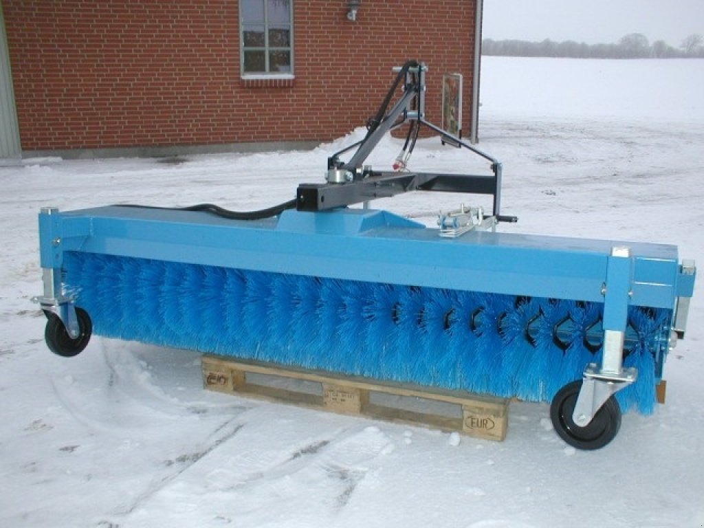 Anbaukehrmaschine des Typs Saphir FKM 231, Gebrauchtmaschine in Haderslev (Bild 2)