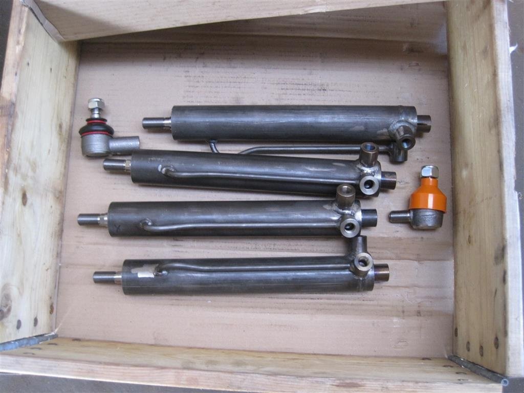 Sonstige Bagger & Lader des Typs Ford Styrecylinder 550-655, Gebrauchtmaschine in Aabenraa (Bild 1)