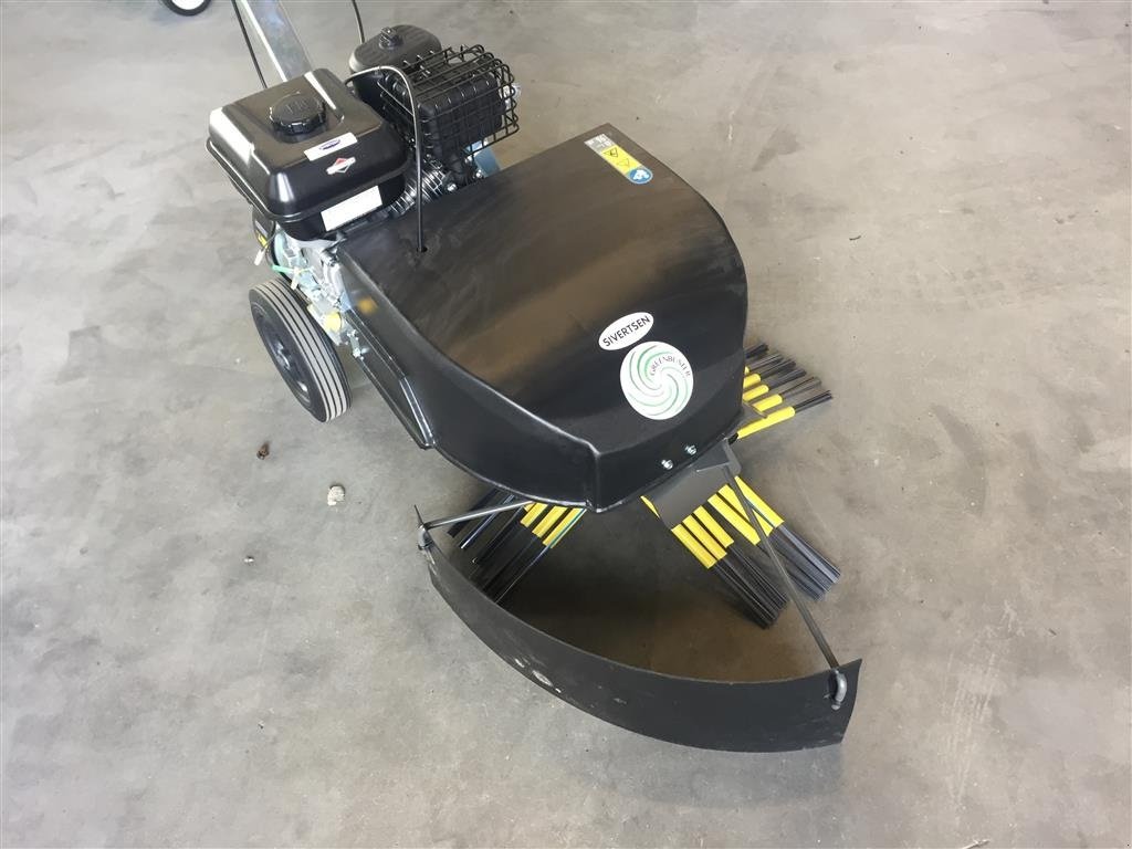 Wildkrautbürste des Typs Sonstige Greenbuster Pro III 8x3 Inkl. afdækningsskærm - samlet og klargjort., Gebrauchtmaschine in Roskilde (Bild 1)