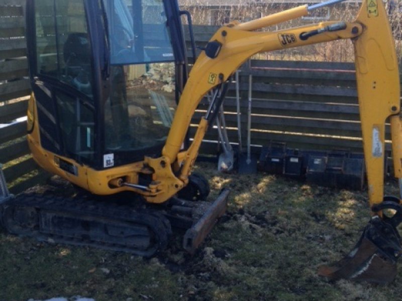 Bagger des Typs JCB 8018 X, Gebrauchtmaschine in Ribe (Bild 1)