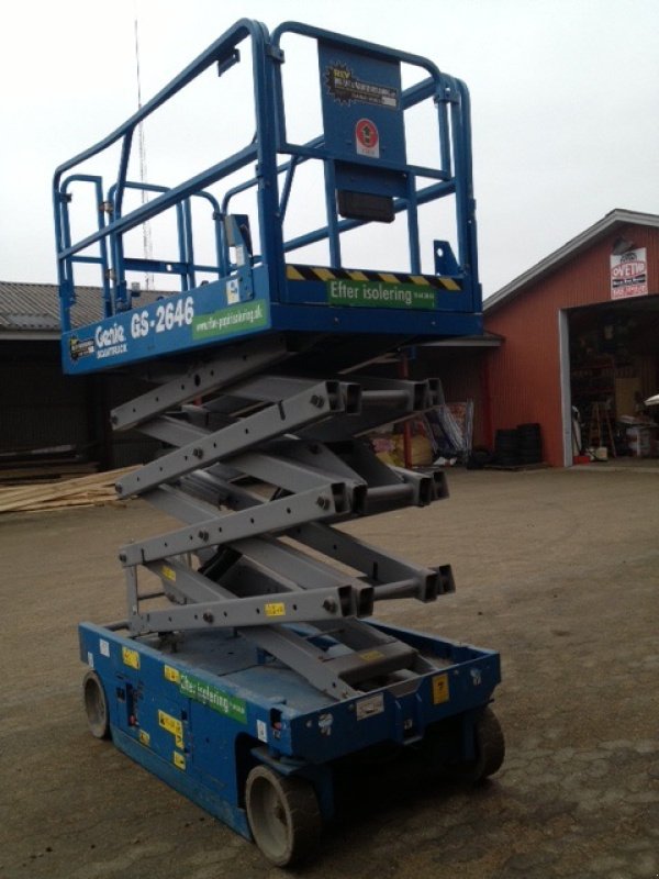 Scherenarbeitsbühne des Typs Genie 2646, Gebrauchtmaschine in Ribe (Bild 1)