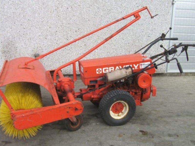 Einachstraktor des Typs Sonstige 2 hj. med fejemaskine (NR 825860), Gebrauchtmaschine in Helsinge (Bild 1)