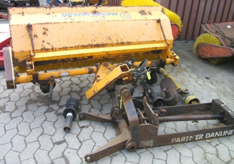 Anbaukehrmaschine des Typs Sonstige Partner-Danline 1,7m fejemask., Gebrauchtmaschine in Helsinge (Bild 1)