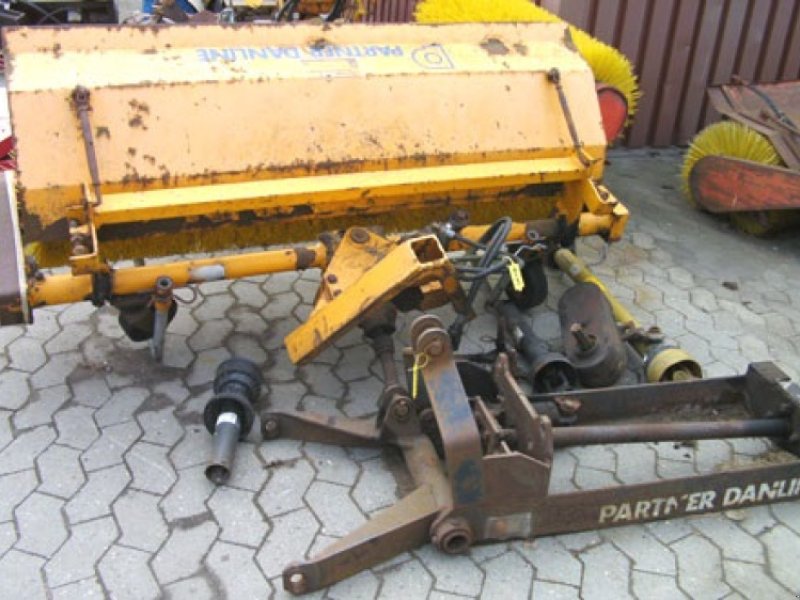 Anbaukehrmaschine des Typs Sonstige Partner-Danline 1,7m fejemask., Gebrauchtmaschine in Helsinge (Bild 1)