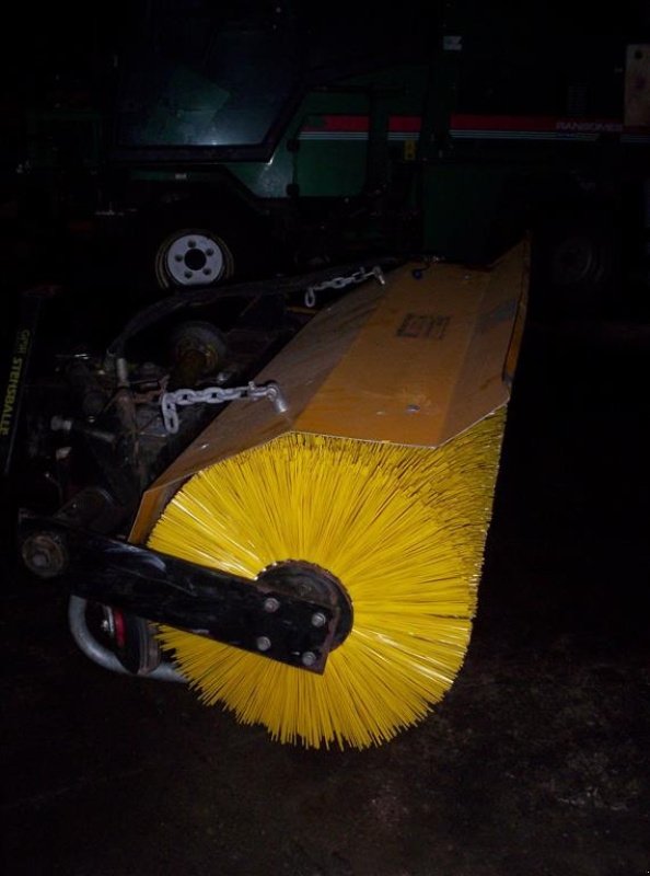 Anbaukehrmaschine des Typs GMR FF 1200 LSA, Gebrauchtmaschine in Helsinge (Bild 3)