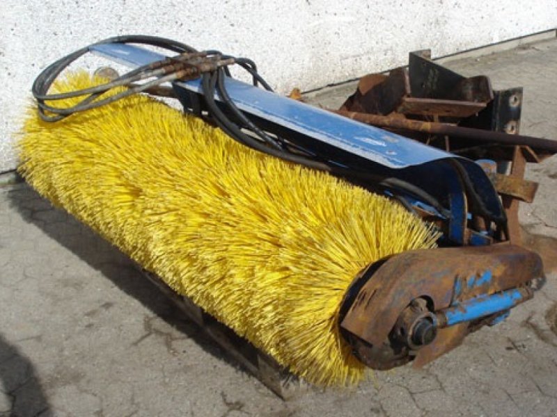 Anbaukehrmaschine des Typs Sonstige 1,7 m fejemaskine, Gebrauchtmaschine in Helsinge (Bild 1)