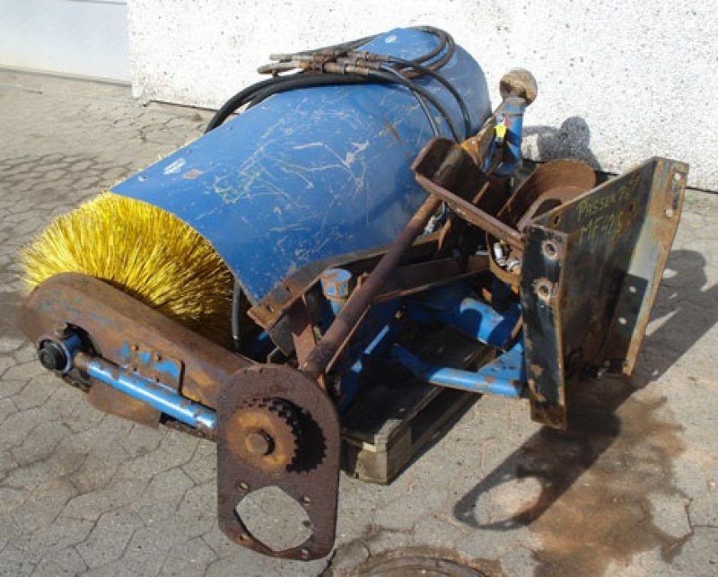 Anbaukehrmaschine des Typs Sonstige 1,7 m fejemaskine, Gebrauchtmaschine in Helsinge (Bild 2)