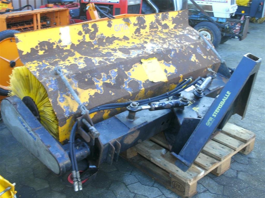 Anbaukehrmaschine des Typs GMR FF1700P, Gebrauchtmaschine in Helsinge (Bild 3)