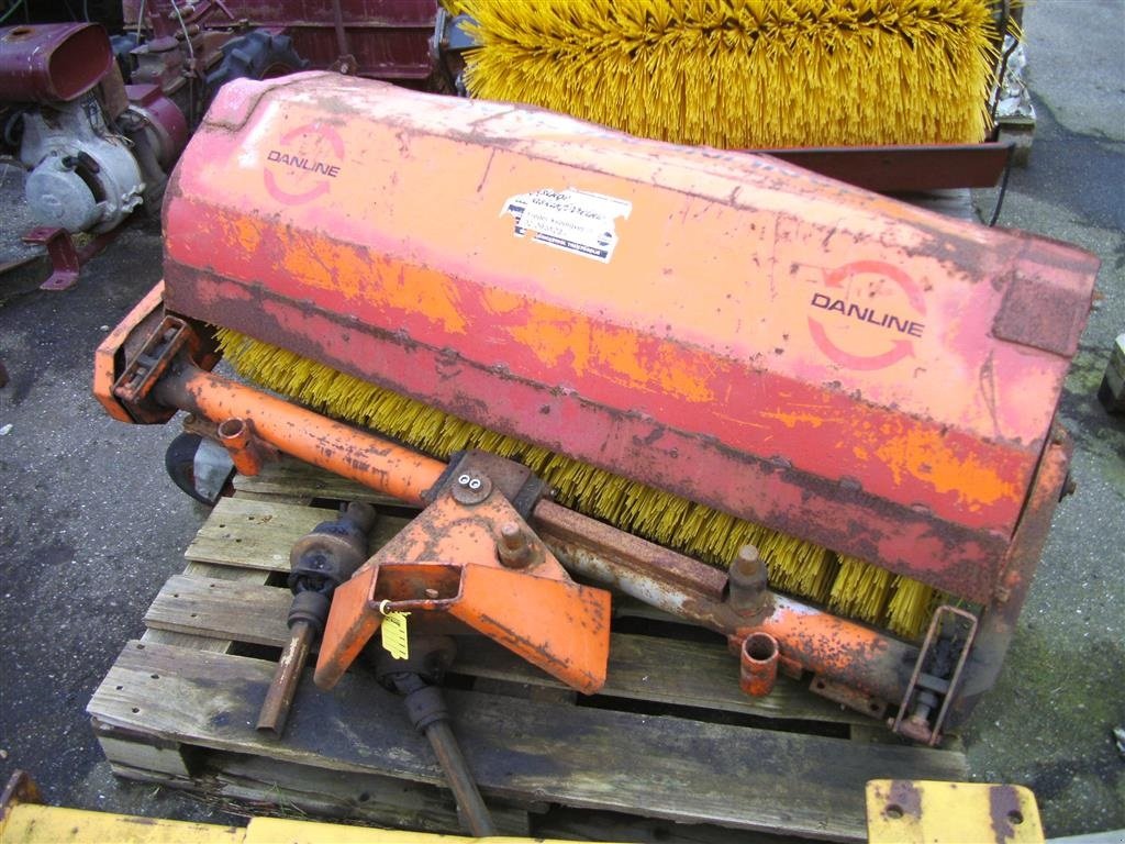 Anbaukehrmaschine des Typs Sonstige Sonstiges, Gebrauchtmaschine in Helsinge (Bild 1)