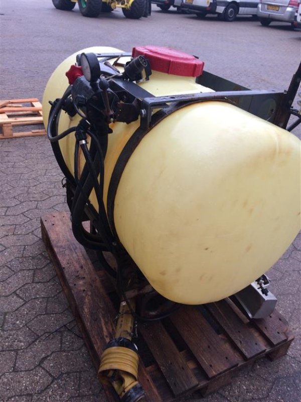 Sonstiges des Typs Epoke PTO drevet model til minitraktor -  200 L beholder, Gebrauchtmaschine in Helsinge (Bild 4)