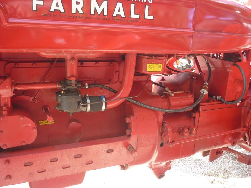Traktor des Typs McCormick Farmall M, Gebrauchtmaschine in Helgisried (Bild 4)