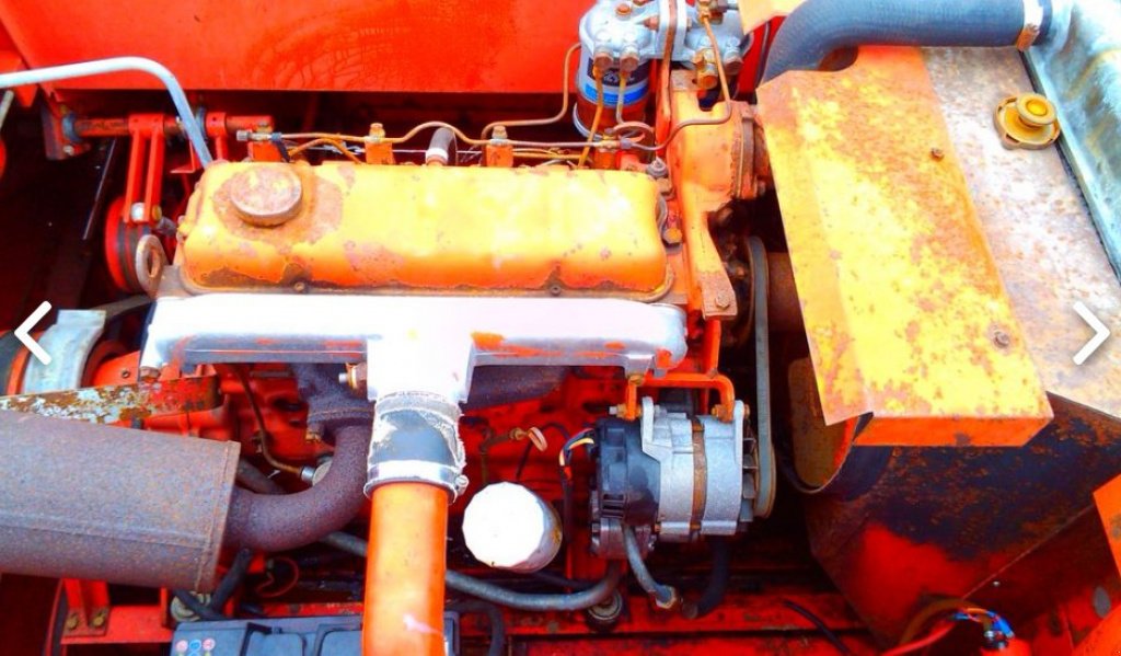 Oldtimer-Mähdrescher des Typs Massey Ferguson 307,  in Торчин (Bild 4)