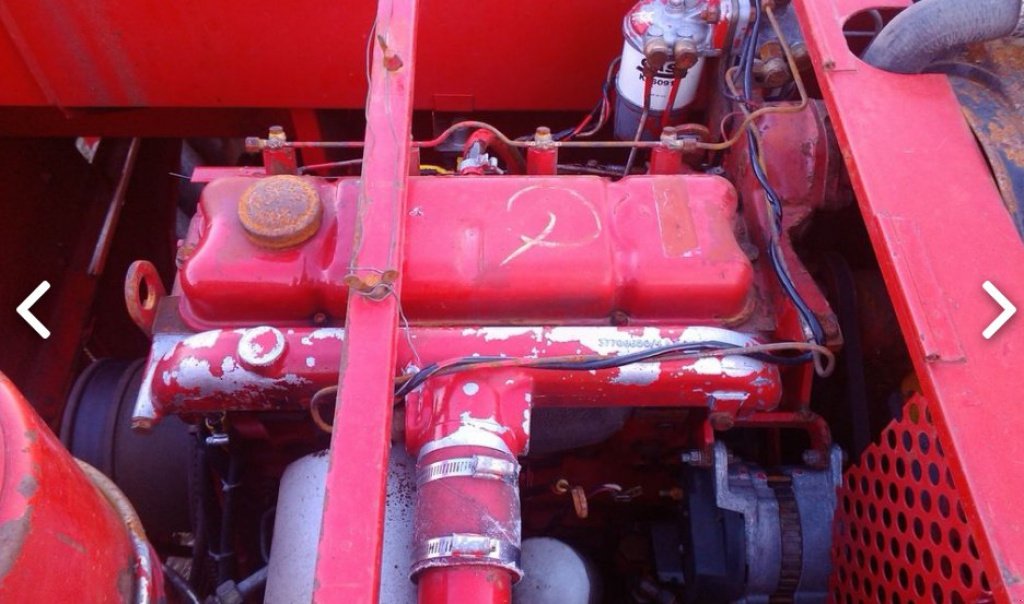 Oldtimer-Mähdrescher des Typs Massey Ferguson 240, Neumaschine in Торчин (Bild 4)