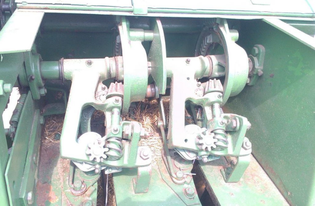 Hochdruckpresse des Typs John Deere CB 300,  in Торчин (Bild 5)