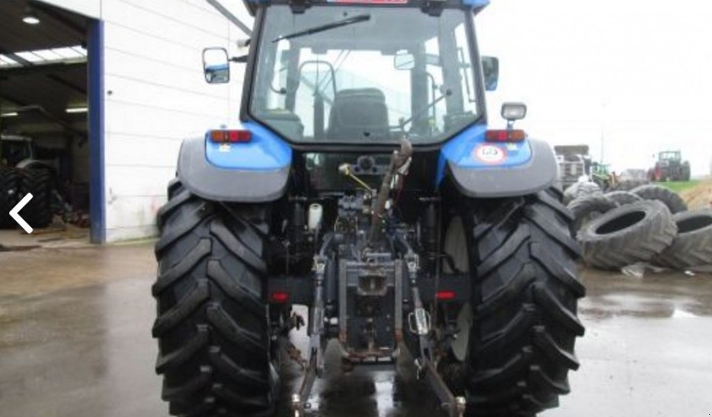 Oldtimer-Traktor des Typs New Holland TM 150, Neumaschine in Подворки (Bild 1)