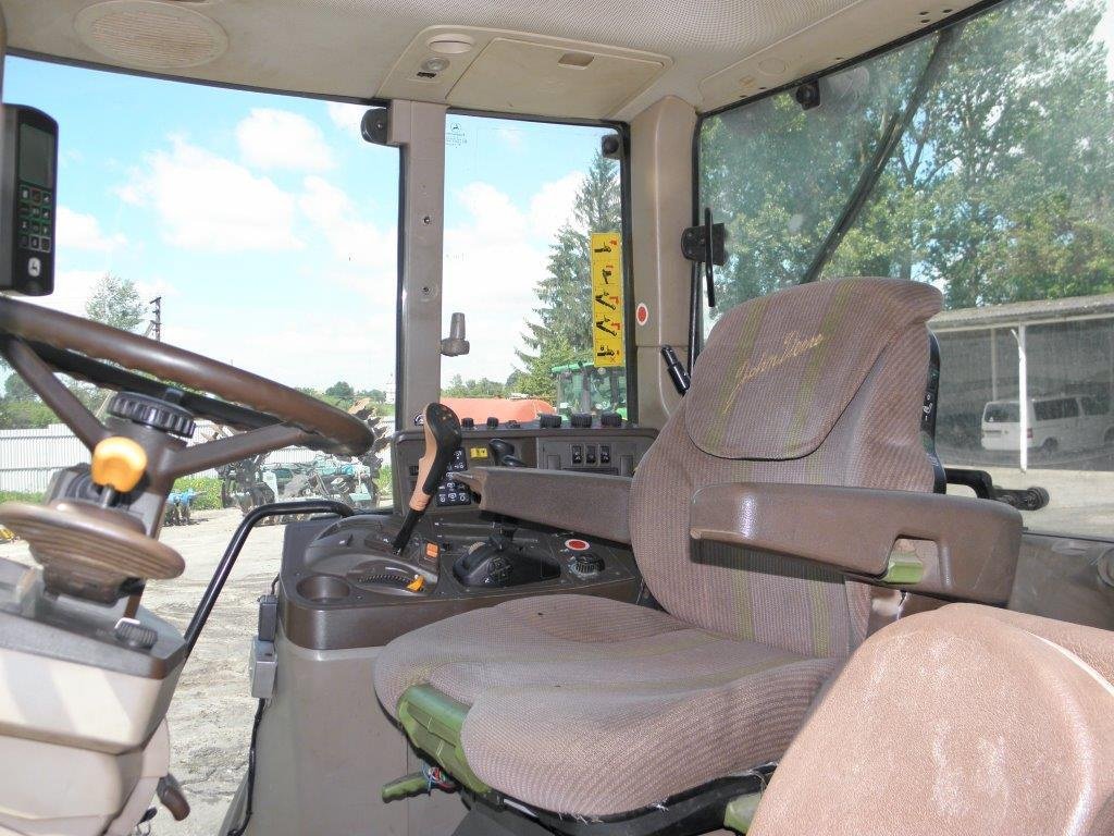 Oldtimer-Traktor des Typs John Deere 6920, Neumaschine in Київ (Bild 12)