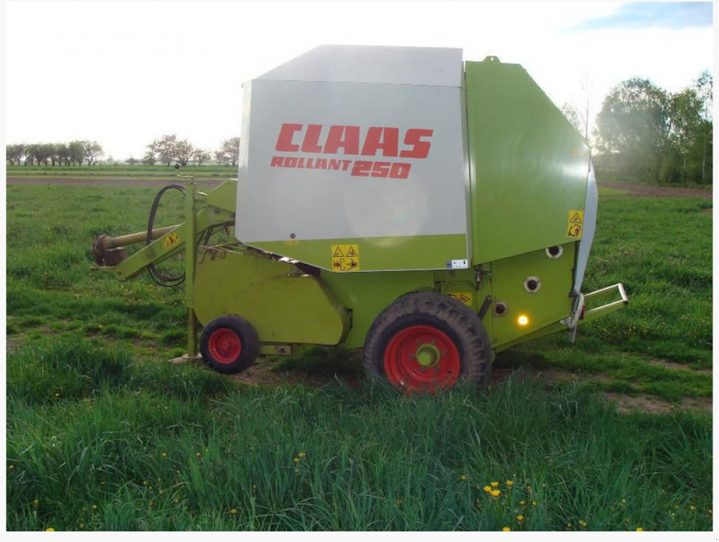 Rundballenpresse des Typs CLAAS Rollant 250,  in Луцьк (Bild 1)