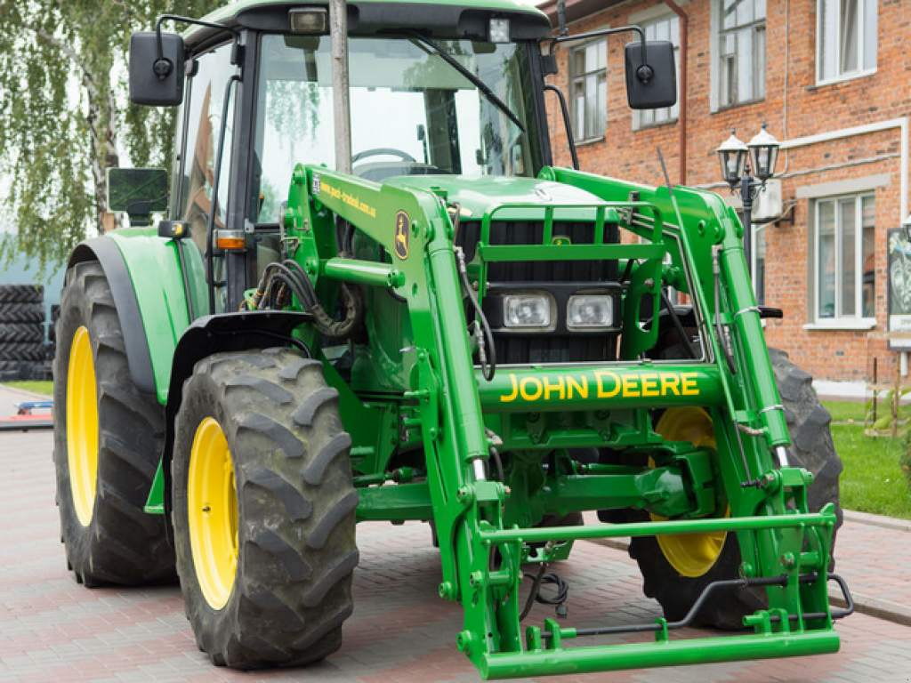 Oldtimer-Traktor des Typs John Deere 6220, Neumaschine in Житомир (Bild 6)