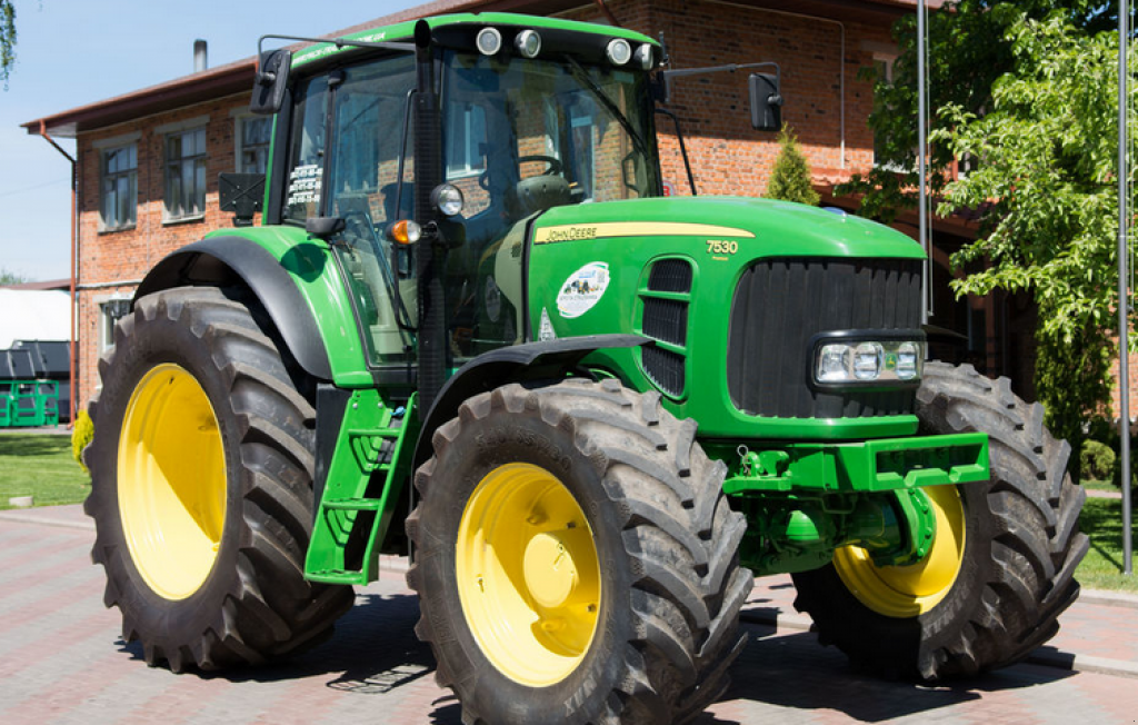 Oldtimer-Traktor des Typs John Deere 7530 Premium, Neumaschine in Житомир (Bild 1)