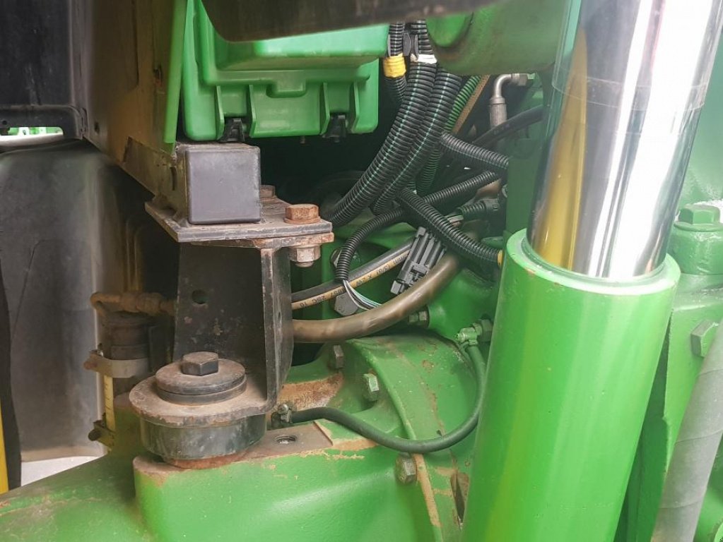 Oldtimer-Traktor des Typs John Deere 6920, Neumaschine in Звенигородка (Bild 7)