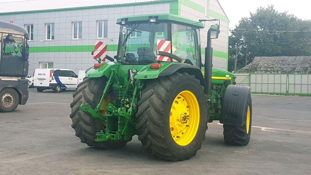 Oldtimer-Traktor des Typs John Deere 8410, Neumaschine in Звенигородка (Bild 6)