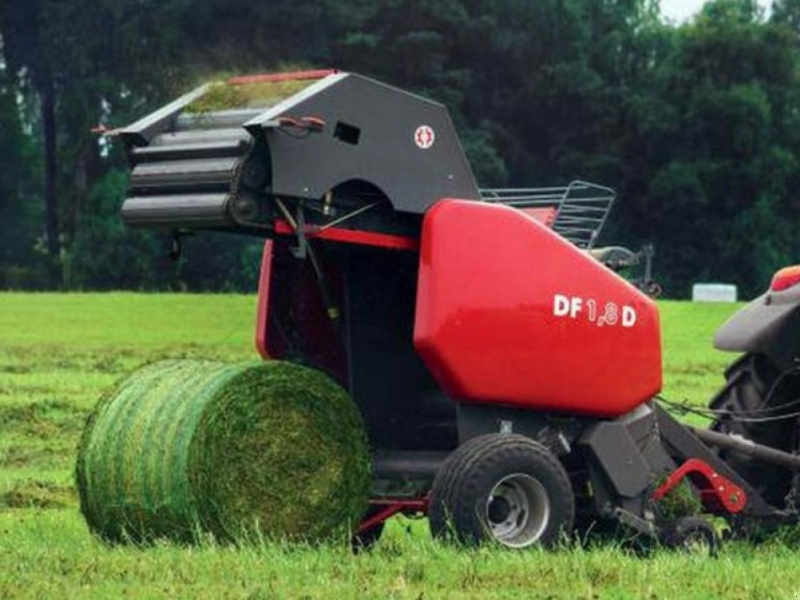 Rundballenpresse des Typs Unia DF 1,8 D,  in Луцьк (Bild 1)