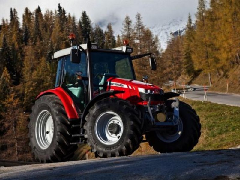 Oldtimer-Traktor des Typs Massey Ferguson 5450, Neumaschine in Луцьк (Bild 1)