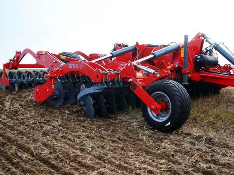 Wiesenegge des Typs Unia Ares HP Twix,  in Луцьк (Bild 1)