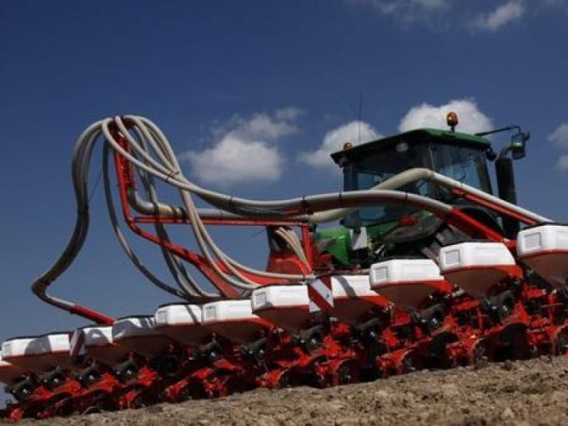 Gareeggenfelder des Typs Nordsten Maxima,  in Луцьк (Bild 1)